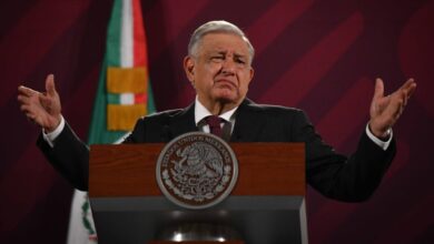 AMLO llama a evitar porras a aspirantes de Morena en celebración de 1 de julio