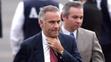 AMLO pide explicar compra de departamentos de Collado a Madrazo