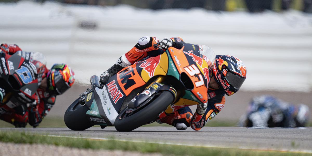 Acosta conquista a lo grande su cuarta victoria del año