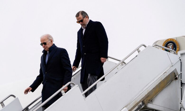 Acusan a hijo de Biden de posesión ilegal de un arma y de un delito de impuestos