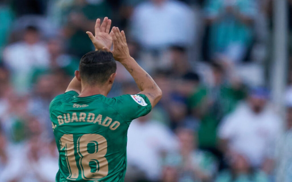 Amplía Andrés Guardado su contrato con Real Betis hasta el 2024 | Video