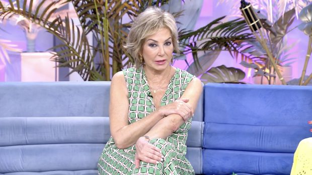 Ana Rosa Quintana en el plató de 'El Programa de Ana Rosa'. / Telecinco