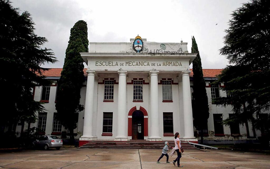 Argentina juzga a exmarino por casi 400 crímenes cometidos en la ESMA