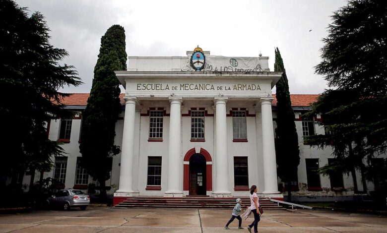 Argentina juzga a exmarino por casi 400 crímenes cometidos en la ESMA