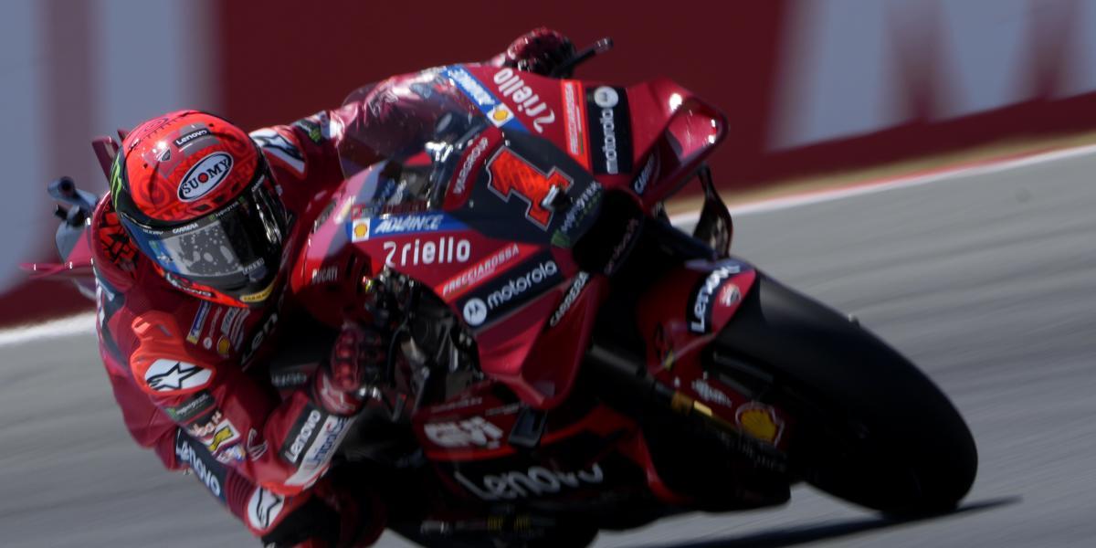 Bagnaia se va de vacaciones más líder tras ganar en Assen
