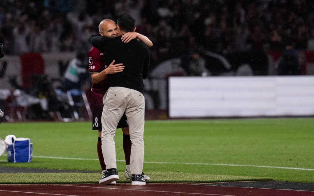 Barsa vence al Vissel Kobe en homenaje a Andrés Iniesta | Video