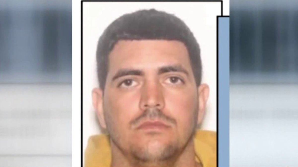 Buscan al hombre que huyó tras apuñalar a tres personas