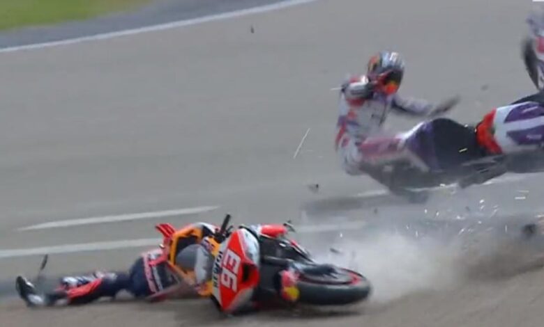 Caídas, peinetas y enfado mayúsculo, la frustrante jornada de Marc Márquez