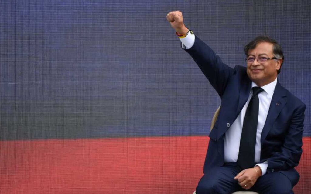 Colombia: Petro acusa como difamación supuesta fortuna