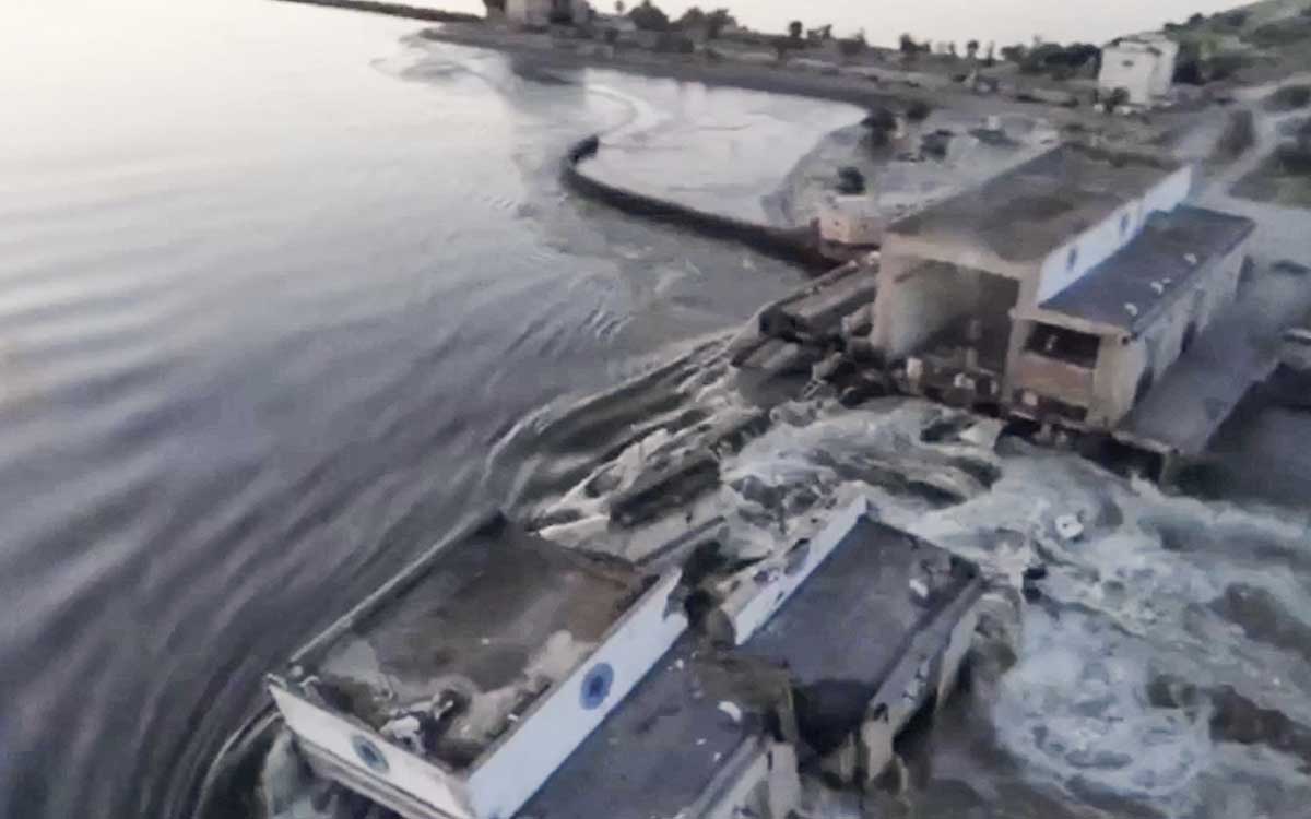 Condenan y exigen investigación de voladura de presa en Ucrania