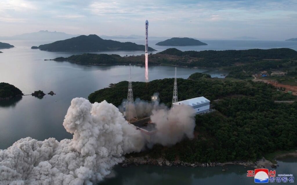 Corea del Sur anuncia sanciones a hackers tras fallido lanzamiento de satélite