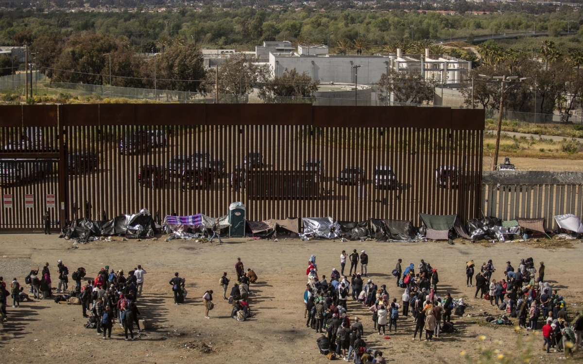 Corte Suprema de EU permite deportar migrantes por seguridad pública
