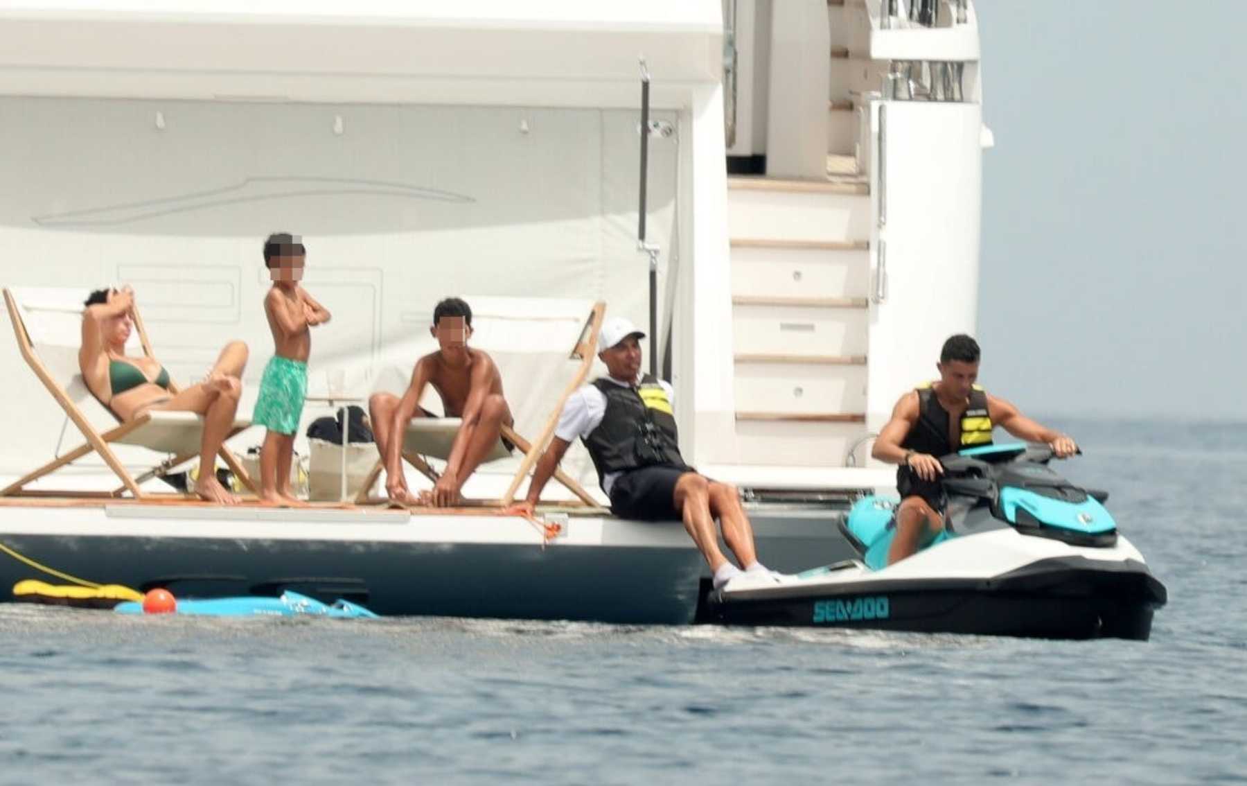 Cristiano Ronaldo y Georgina durante sus vacaciones / Gtres