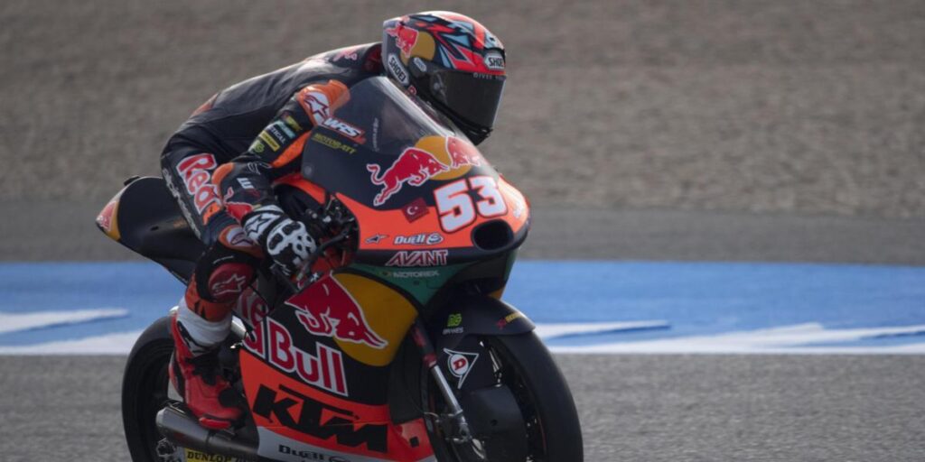 Deniz Oncu se estrena en Sachsenring adelantando en la última curva