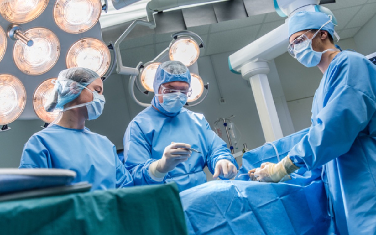 Diputados rusos buscan prohibir operaciones de cambio de sexo