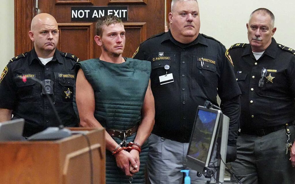 EU: Padre admite haber puesto en fila a sus tres hijos y luego fusilarlos