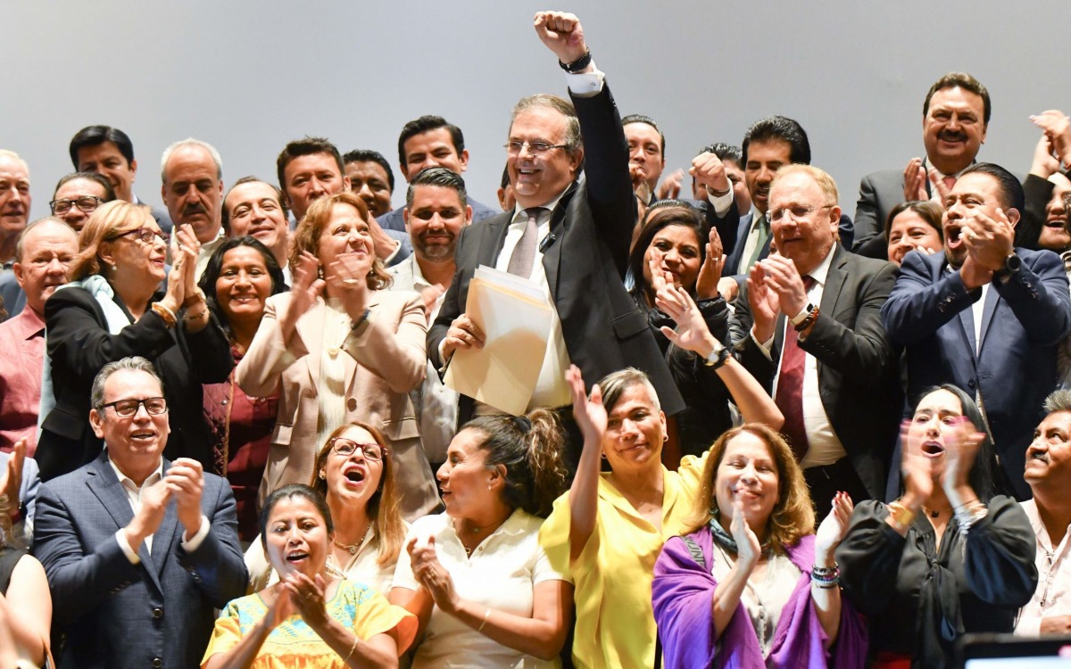 Ebrard renuncia a Relaciones Exteriores; va por candidatura de Morena