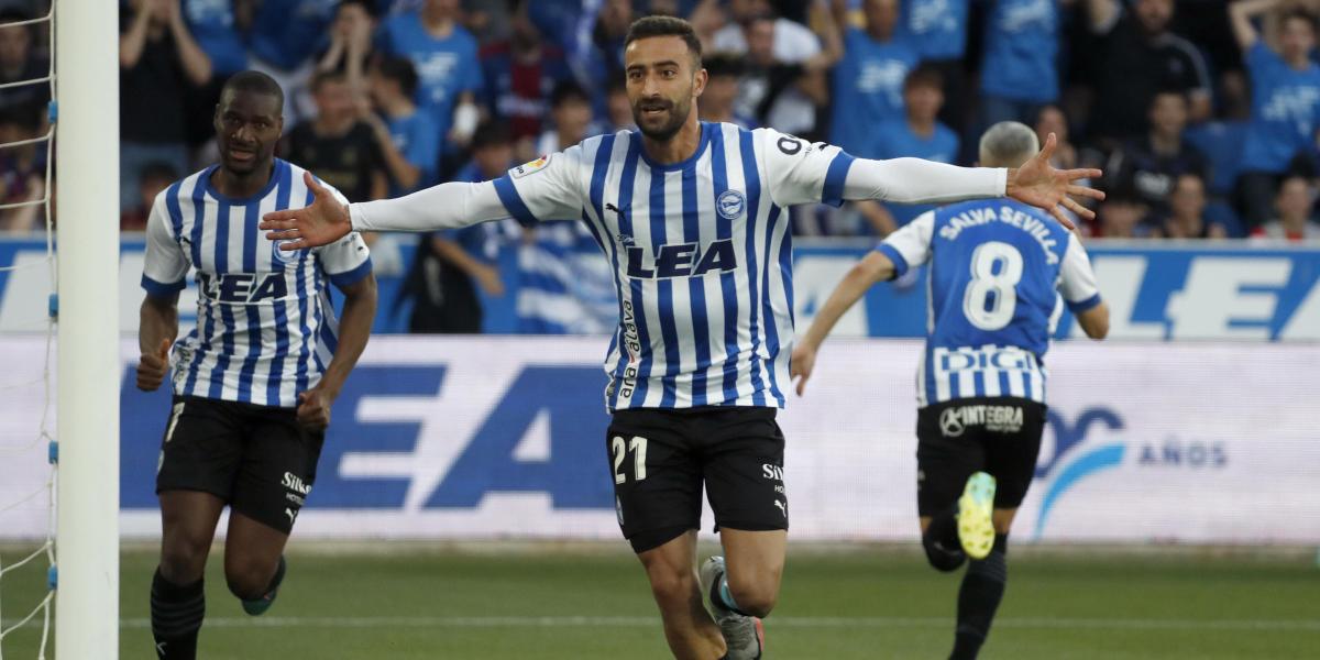 El Alavés aprovecha su fortín y se cita con el Levante en la final