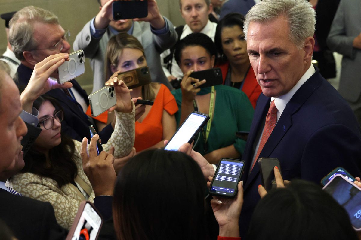 El ala dura republicana boicotea a McCarthy en venganza por el techo de deuda