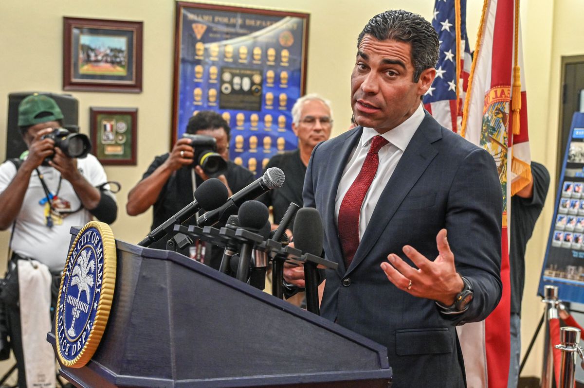 El alcalde latino de Miami, último rival de Trump en la carrera presidencial republicana