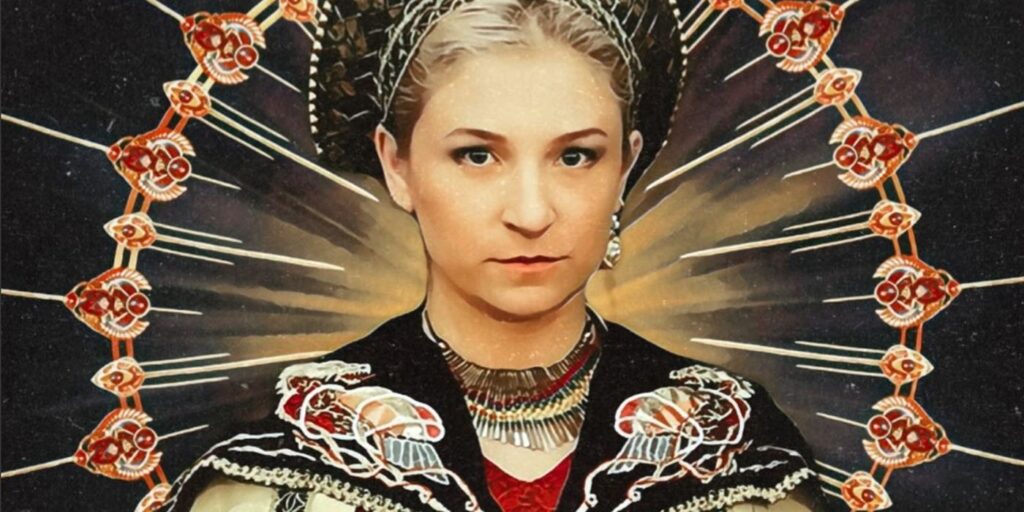 Cosplay of Rhaenyra's regal look from House of the Dragon.