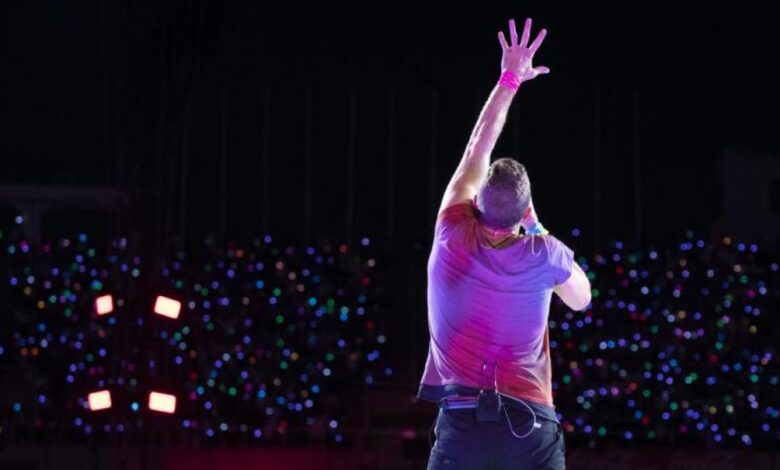 El homenaje de Coldplay a Tina Turner en su concierto en Barcelona