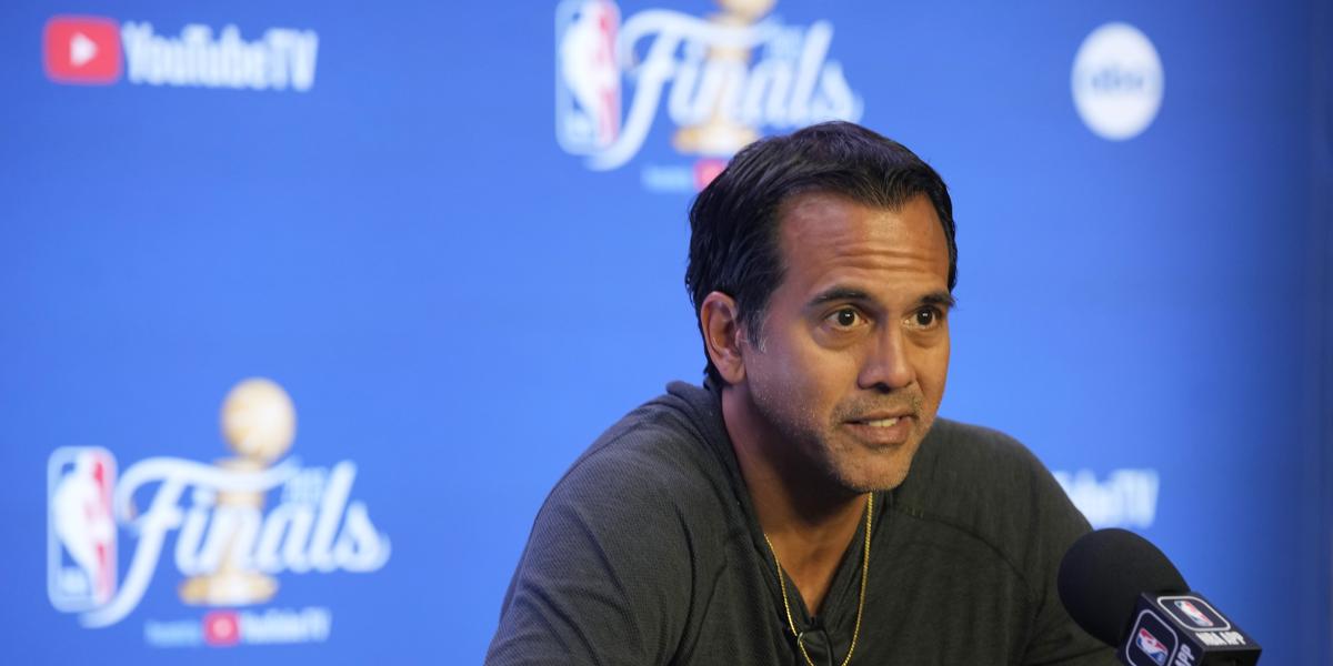 El terrible pique de Spoelstra con una periodista: "Esto es ridículo"