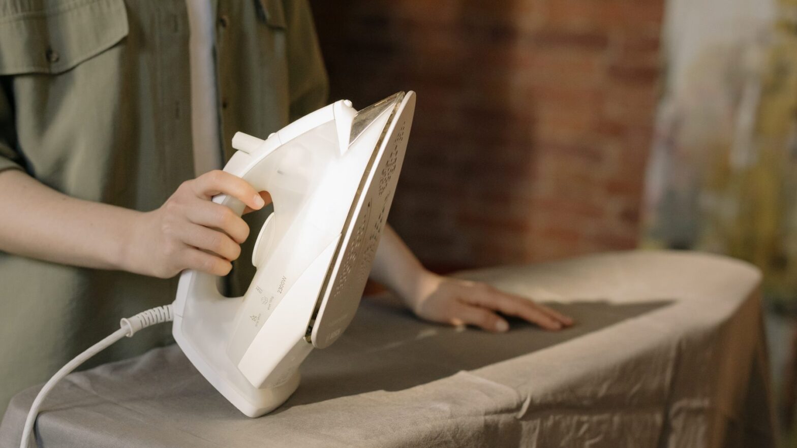 El truco infalible para planchar la ropa en menos de 2 minutos