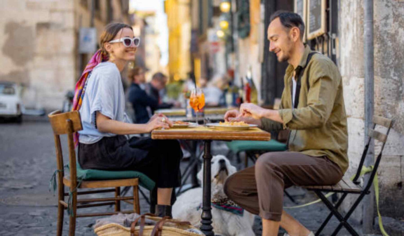 En Estados Unidos alucinan con la costumbre española más asquerosa: “Lo hacen en público”