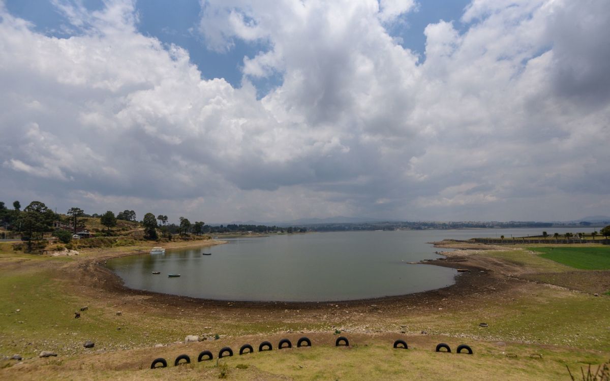 En medio de ola de calor, agua en presas de México cae a niveles históricos