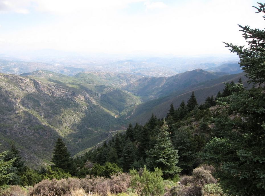 Esta ciudad española tiene alucinantes piscinas naturales y hay que verla una vez en la vida