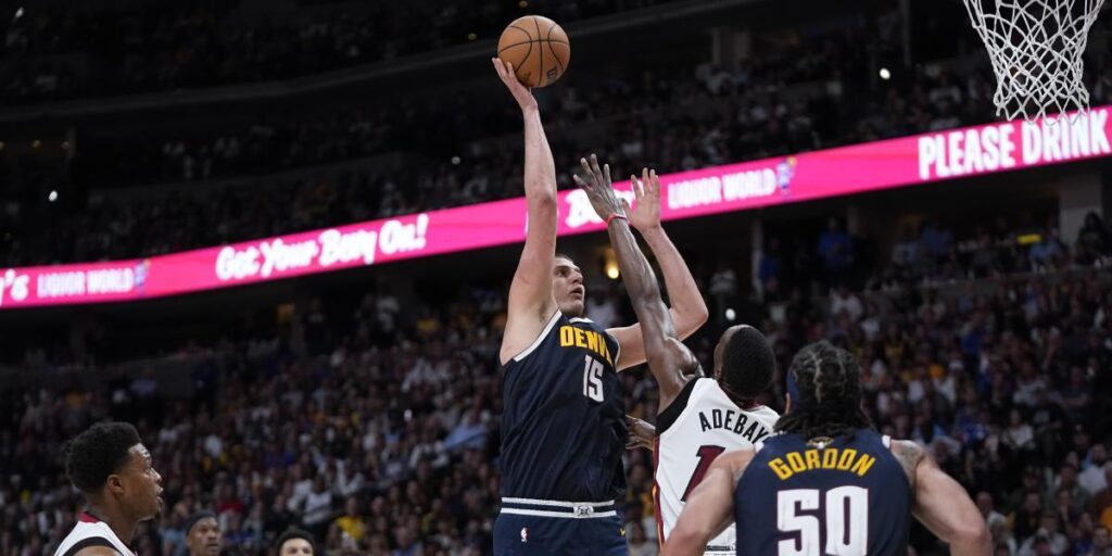 Exhibición anotadora de Jokic, derrota segura para los Nuggets