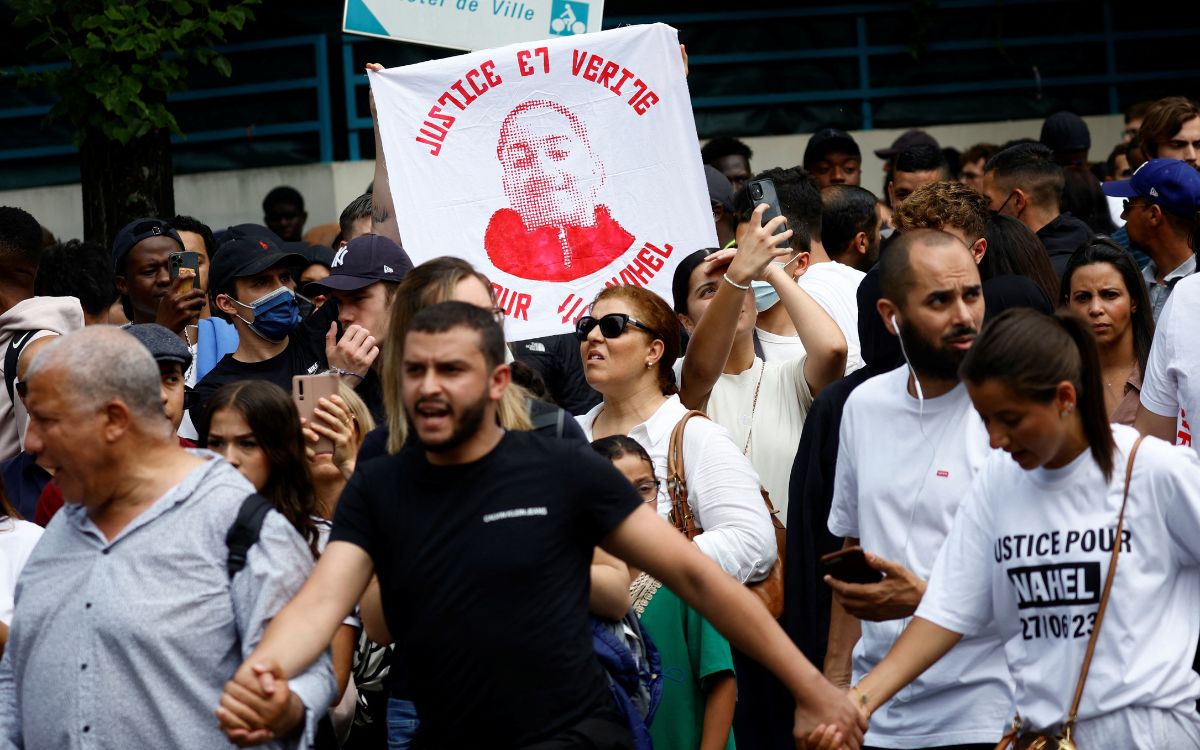Francia: Fiscalía pide encarcelar a policía que mató a menor