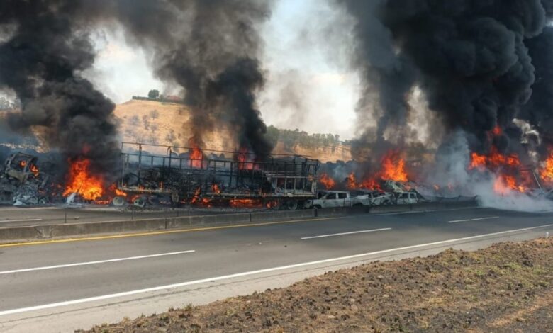 Fuertes imágenes | Carambola en la autopista Zapotlanejo-Lagos de Moreno; cinco muertos