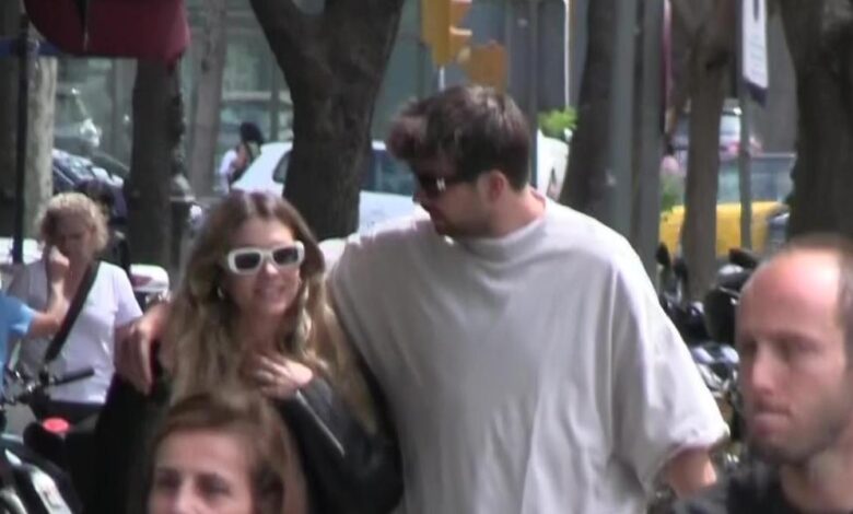 Gerard Piqué y Clara Chía, 'pillados' más acaramelados que nunca por Barcelona