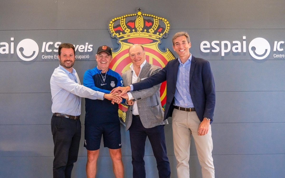 Javier Aguirre extiende su vínculo con Mallorca