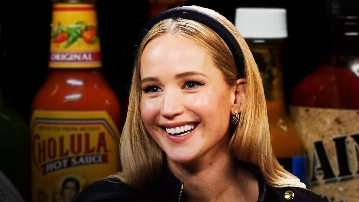Jennifer Lawrence revela que vomitó “violentamente” después de una entrevista con Viral Hot Ones