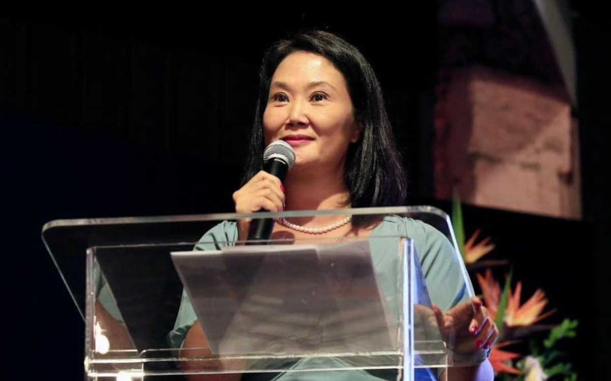 Juez prohíbe a Keiko Fujimori salir de Perú