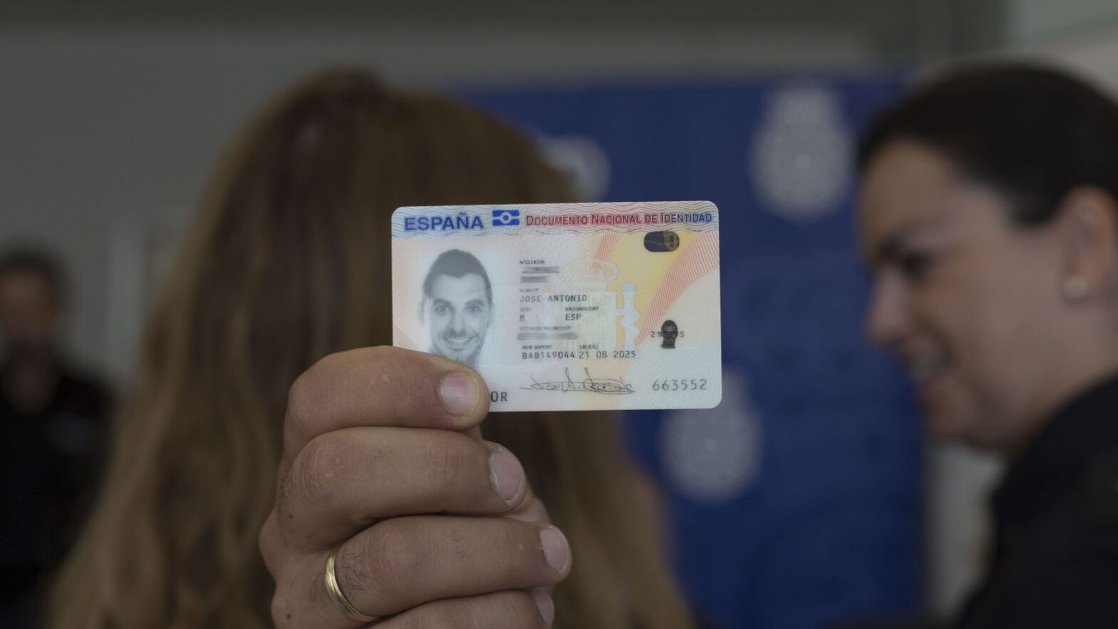 La curiosa razón por la que tu DNI no lleva esto