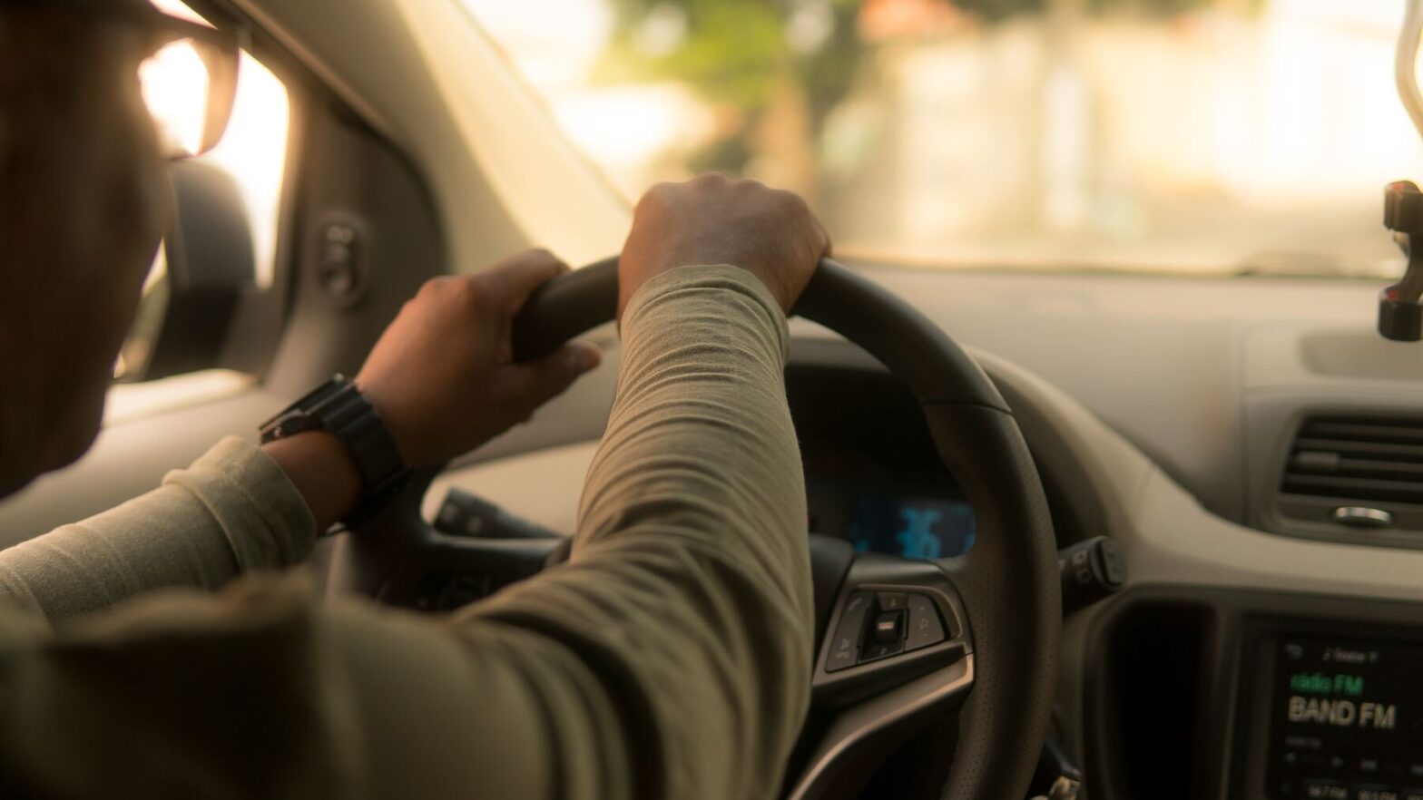 Llevas toda la vida utilizando mal esta parte de tu coche y vas a flipar cuando te enteres de cómo funciona