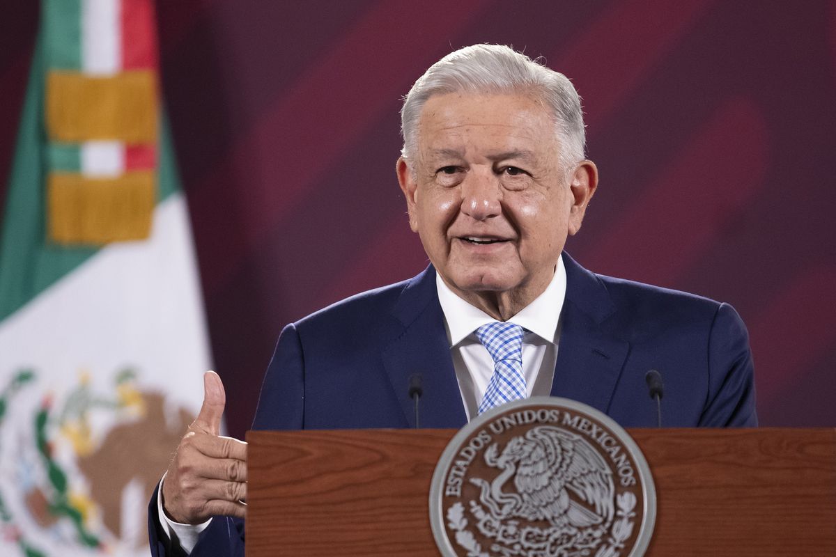 López Obrador da el banderazo en la carrera por la sucesión presidencial tras la salida de Ebrard: “Ya inició el proceso”