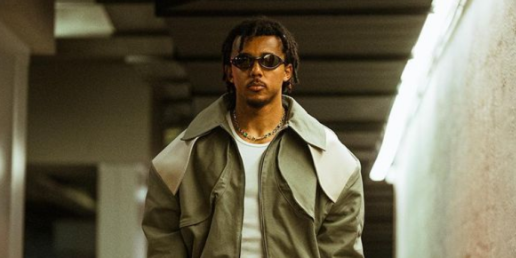 Los 10 looks más arriesgados de Juls Koundé para llegar al Camp Nou