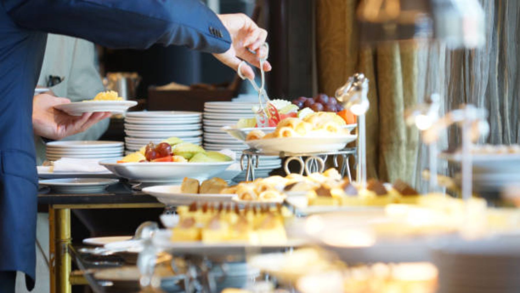 Los hoteles ocultan un secreto para no perder dinero con el buffet libre
