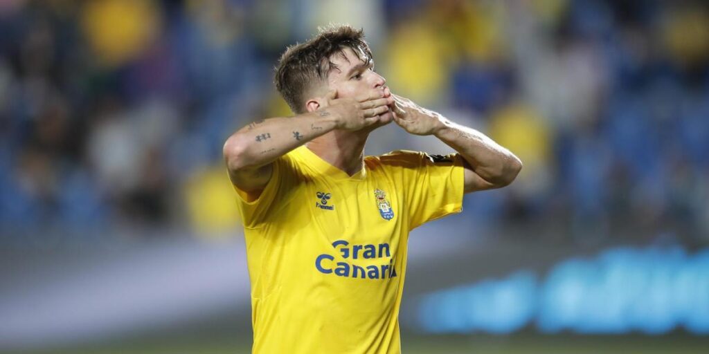 Marc Cardona renueva con Las Palmas