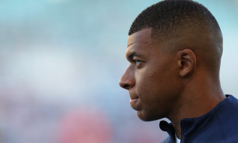 Mbappé se une a las denuncias por la muerte de un menor a manos de la policía