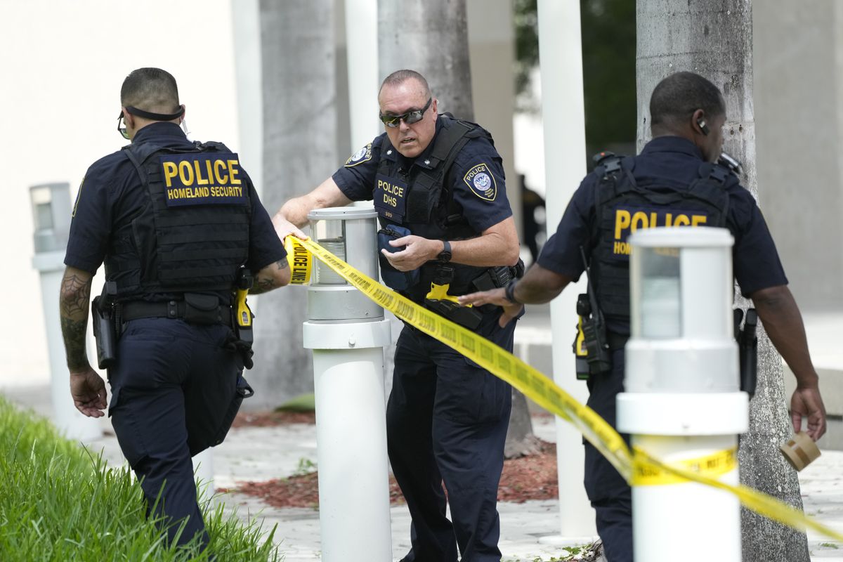 Miami se blinda ante la posible reacción violenta a la comparecencia de Trump por los papeles de Mar-a-Lago