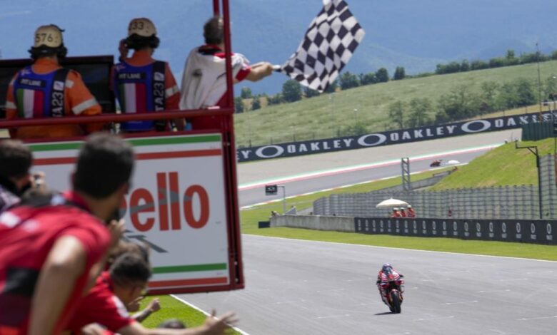 MotoGP: Gran Premio de Italia, en directo | ¡Bagnaia vence en Mugello con Martín 2º!