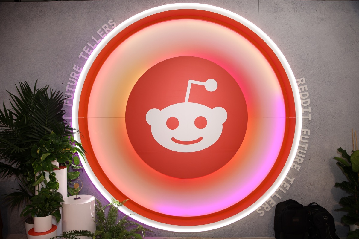 Fidelity profundiza el recorte de valoración para Reddit y Discord