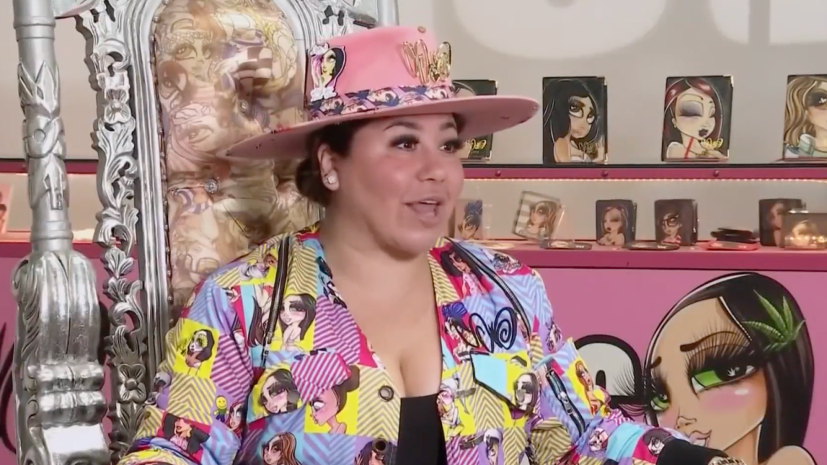 “No nos rajamos”: muralista traspasa fronteras y ahora busca ayudar a otros niños con ese talento