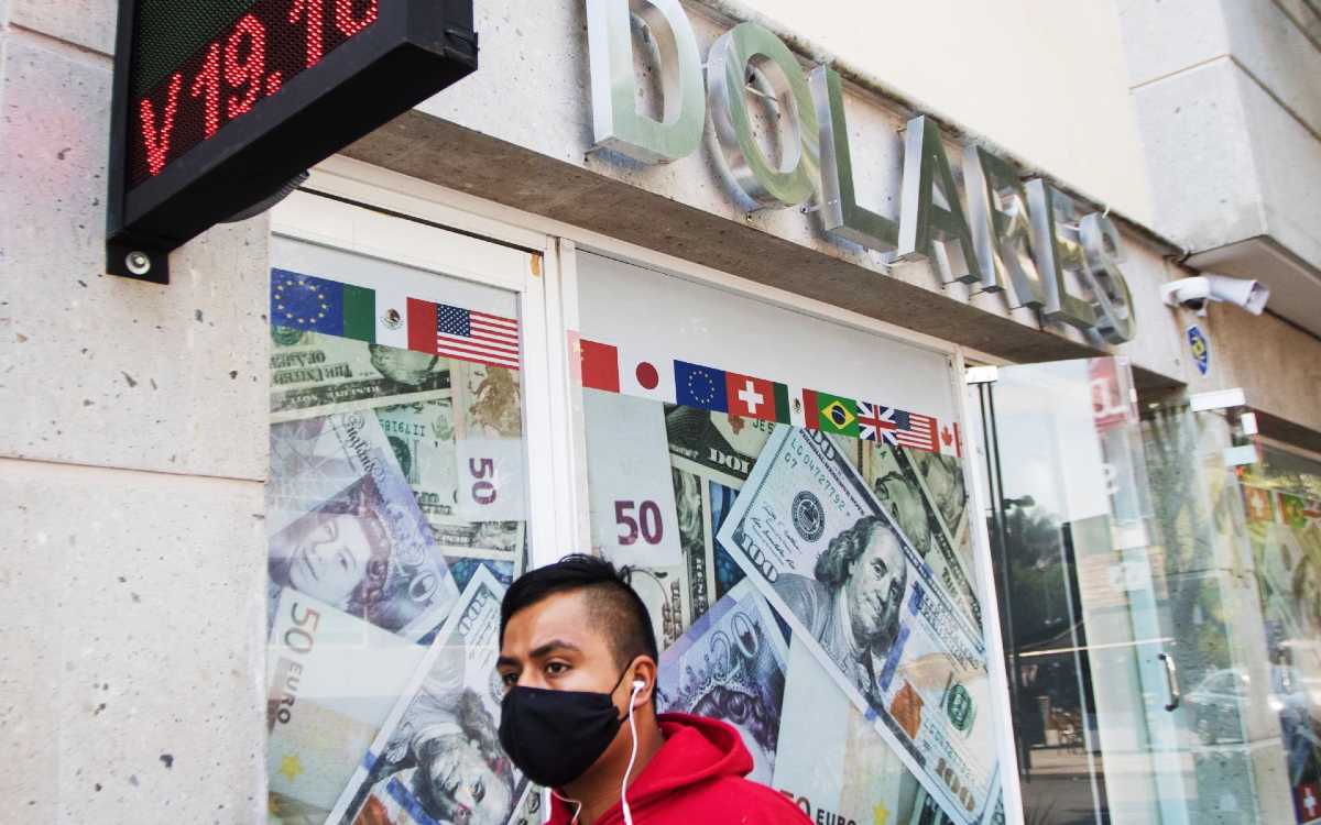 Peso corta racha ganadora; cotiza en niveles de 17.38 por dólar